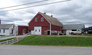 Barn in Whitefield, Maine. Link to: Rural health Projects